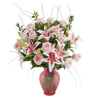 luxurious-dozen-stargazer-lilies-in-vase